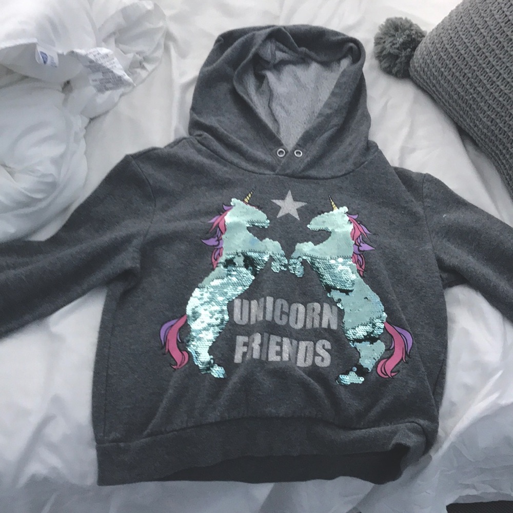 I am selling this unicorn sweater for children